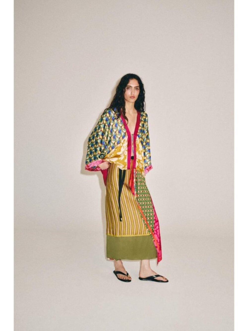 ZARA FLORAL PRINT KIMONO - Picture 2 of 8